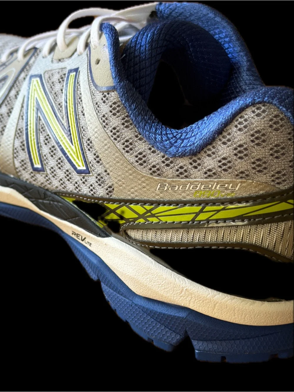 New Balance 890 Men’s size 10.5 Gray / Blue Mesh Running Shoes *NEW*